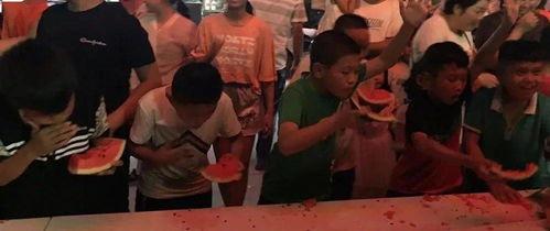 网红吃瓜大集合在线观看,在线观看，笑料连连  第2张