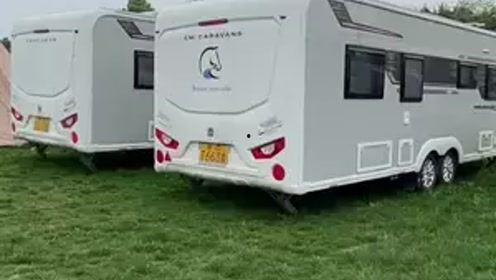 豪哥助理爆料房车视频,房车生活大揭秘，带你领略移动家的魅力