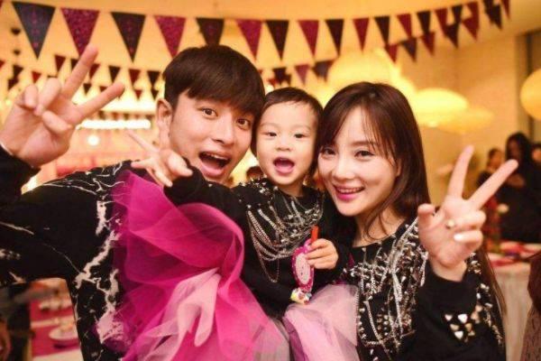 甜馨和李小璐最新爆料,揭秘娱乐圈惊人内幕  第2张