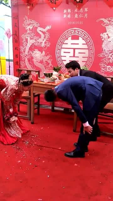 婚庆直播爆笑爆料视频  第3张