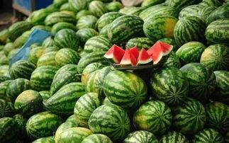 青州网红吃瓜事件真相揭秘,揭秘背后真相与争议  第1张